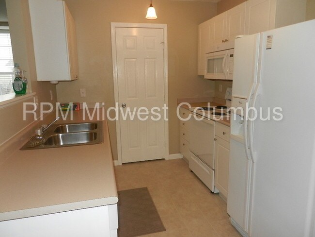 Building Photo - 7052 Gallant Fox Dr