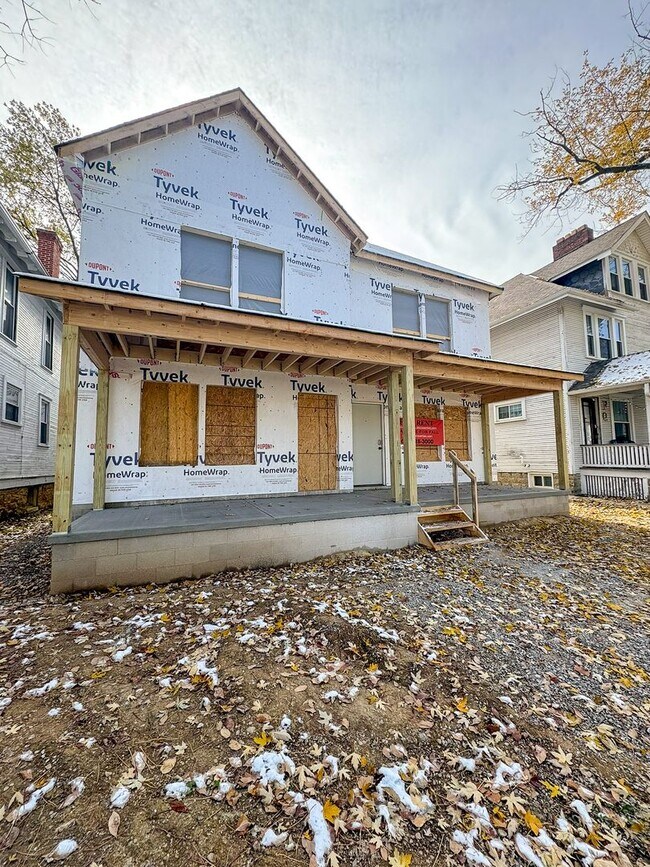 Foto del edificio - BRAND NEW BUILD- 6 BEDROOMS + 5.5 BATHS + 6 FREE Off-street parking spots HOUSE -Under constructi...