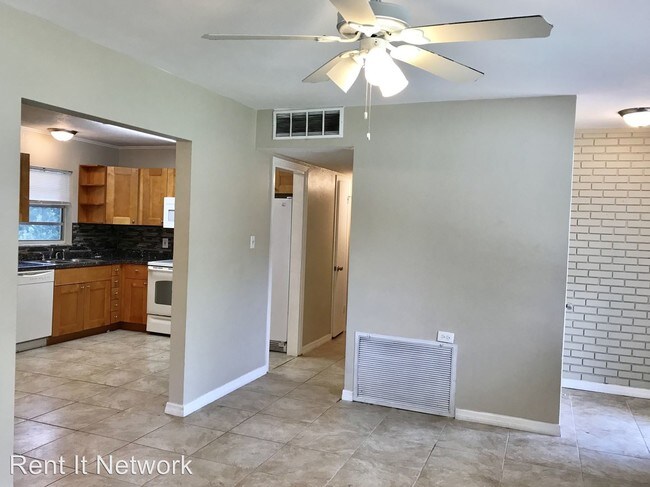 Building Photo - 3 br, 2 bath House - 8001 Pine Hill Drive