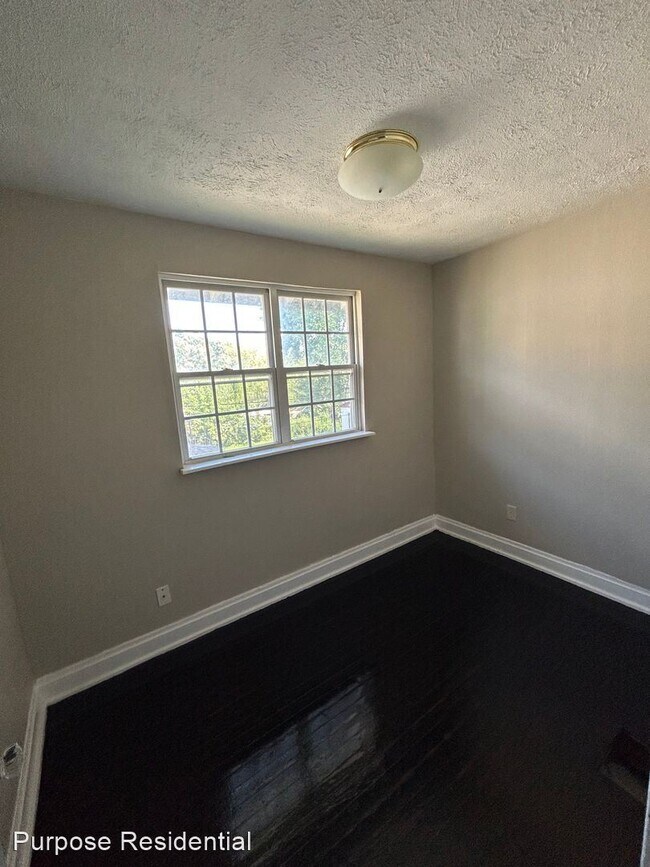 Foto del edificio - 3 br, 1 bath House - 248 Clarendon Ave