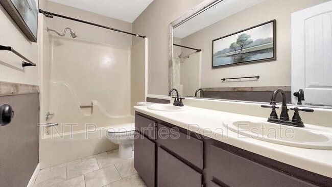 Foto del edificio - 605 San Saba Ct