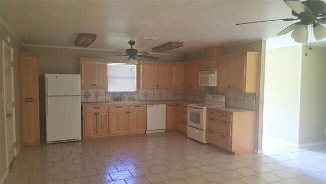 Foto del edificio - 132 Woodland Dr