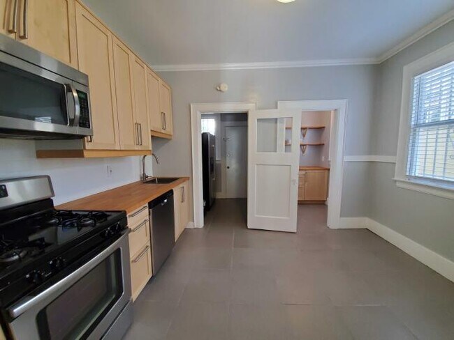 Building Photo - 1 bedroom in San Francisco CA 94110