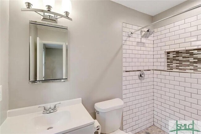 Foto del edificio - 302 Larbre Rd