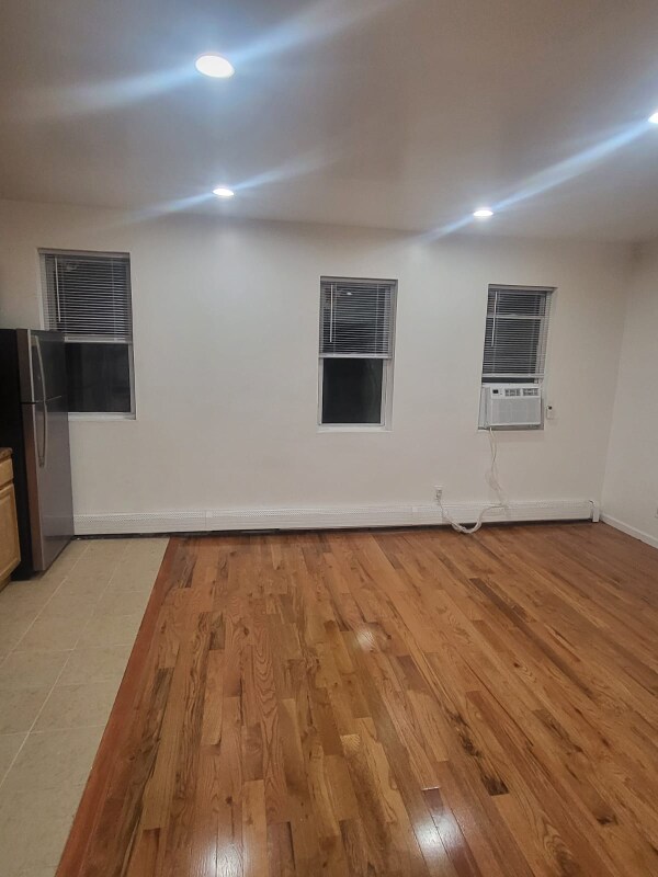 Foto del edificio - 219-01 Hempstead Ave