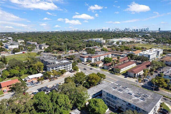 Foto del edificio - 13390 NE 6th Ave