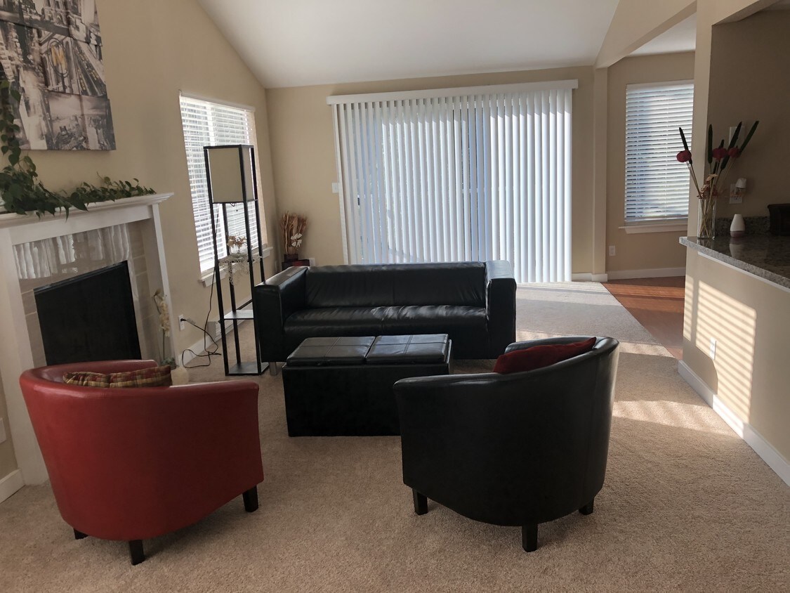 1224 SW 132nd Ln, Burien, WA 98146 Condo for Rent in Burien, WA