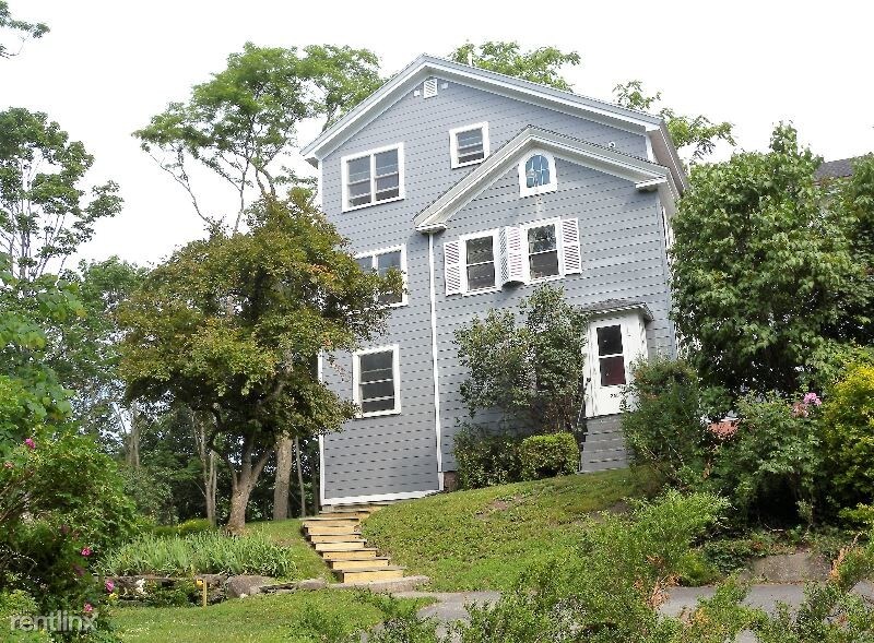 1 br, 1 bath Apartment 26B Kenduskeag Ave. Condo for Rent in Bangor