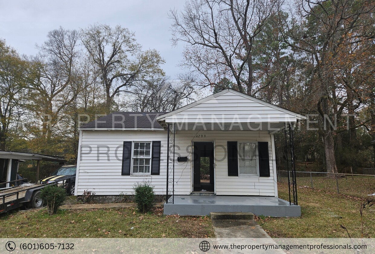 Primary Photo - Recently Renovated Rental-Ready 3 bedroom ...