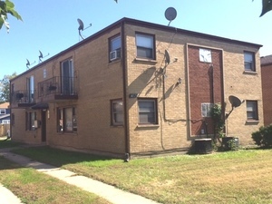 Front - 14525 S Richmond Ave