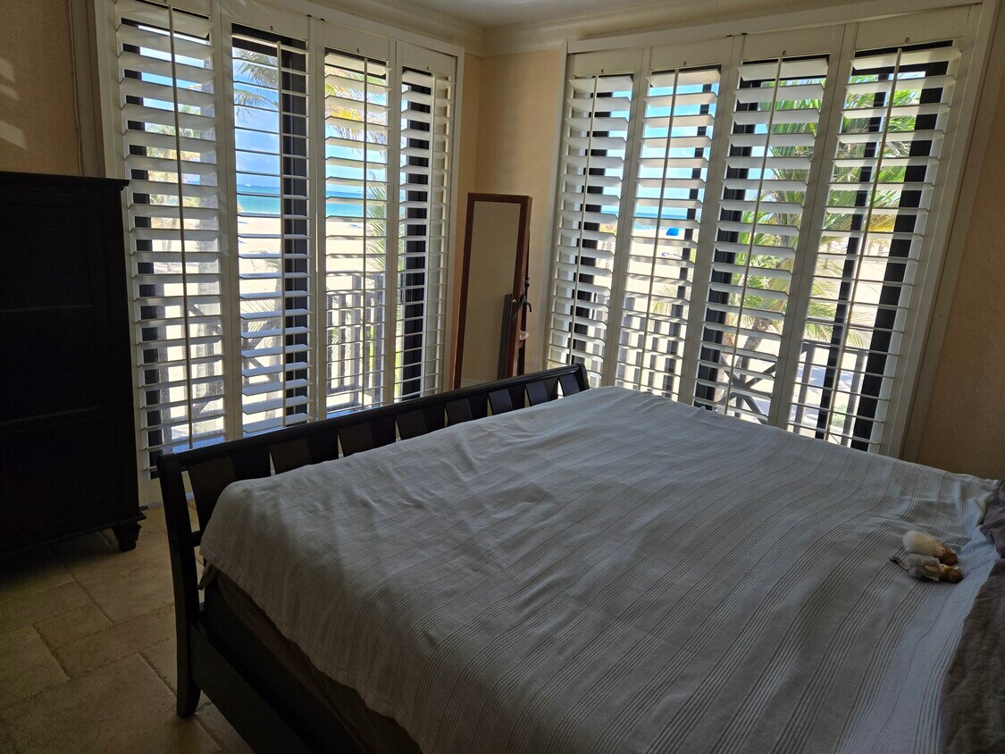 Foto principal - 1566 S Ocean Ln