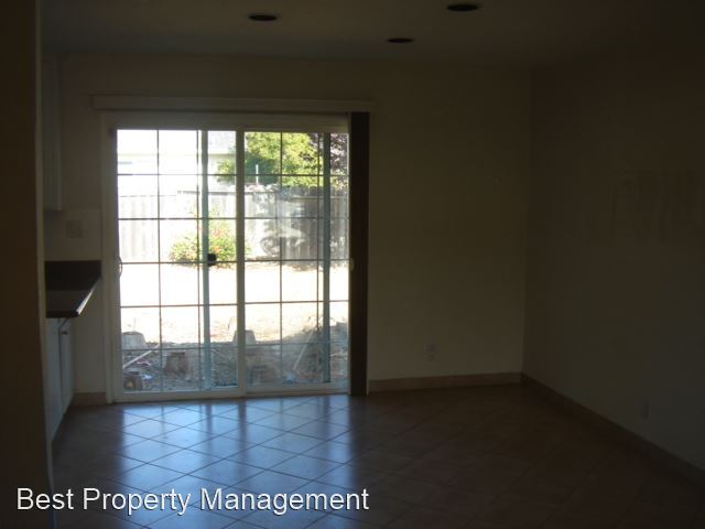 Building Photo - 3 br, 1.5 bath House - 5696 Coral Court