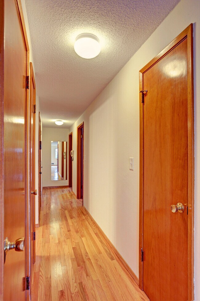Building Photo - 52 W Etruria St