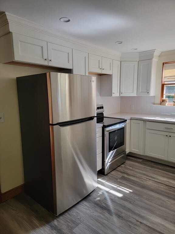 Building Photo - 281 Mylod St