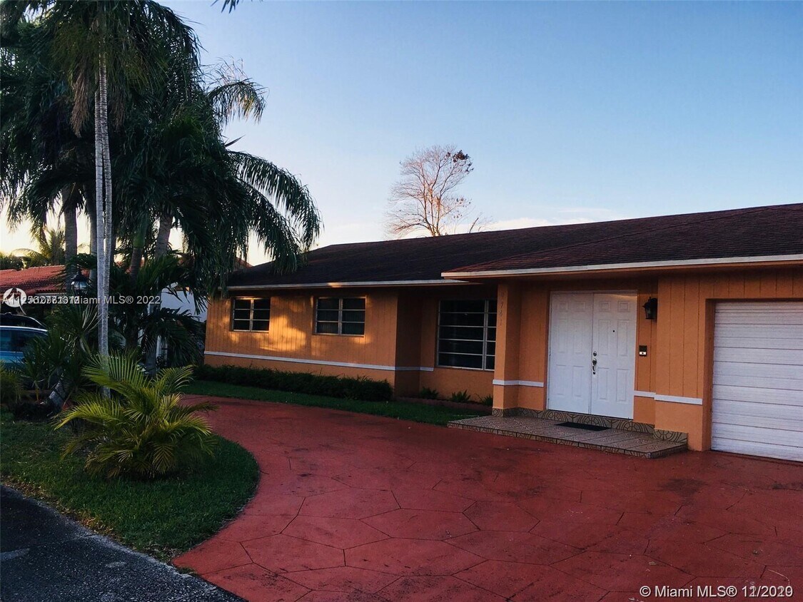 9741 SW 5th St, Miami, FL 33174 House for Rent in Miami, FL