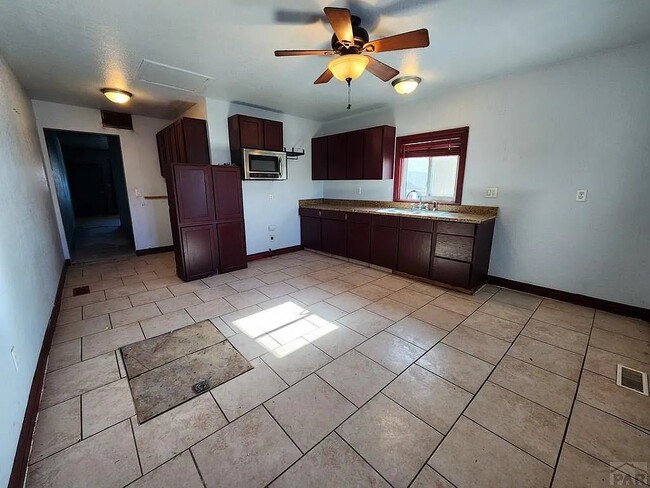 Building Photo - 1019 E Abriendo Ave
