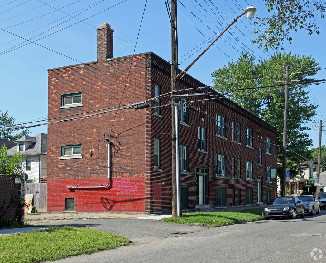 Building Photo - Porter Apartments