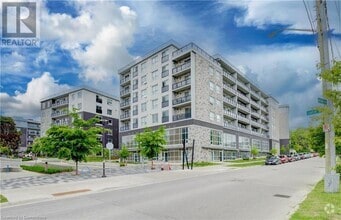 Building Photo - 275 Larch St