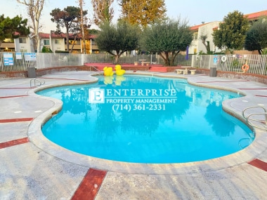 Building Photo - Freshly Updated 2-br Condo in South Coast Metro Area