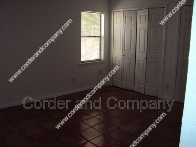 Foto del edificio - 5800 Cambria Rd NW