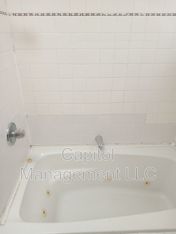 Foto del edificio - 427 Seymour Ave