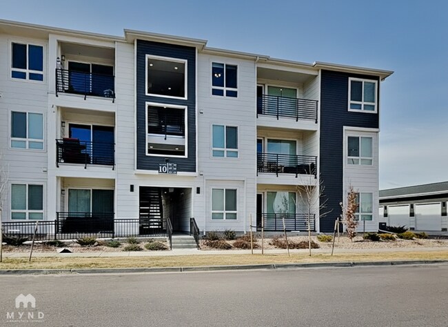 Building Photo - 6153 N Ceylon St