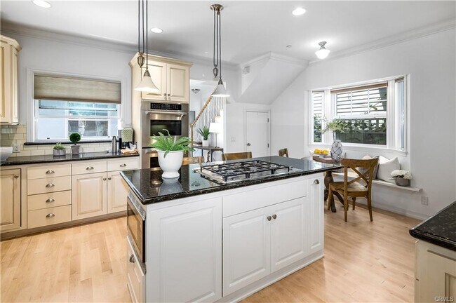 Chef's Kitchen (staged) - 234 13th St