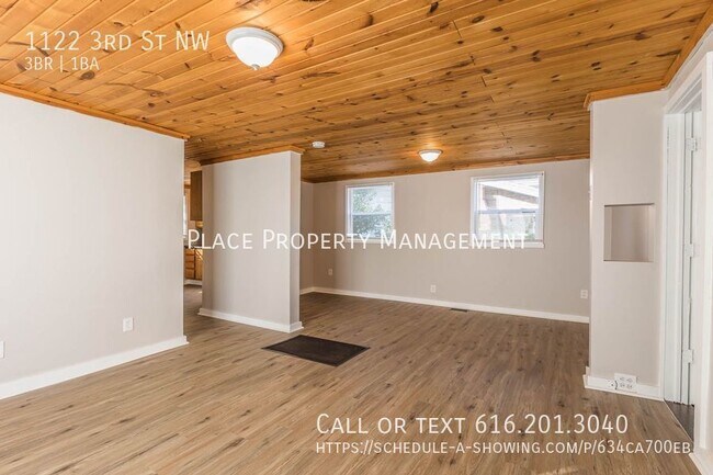 Foto del edificio - 1122 3rd St NW - Charming 3 Bedroom House!!