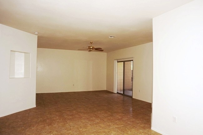 Foto del edificio - 2078 W Cadbury Ct