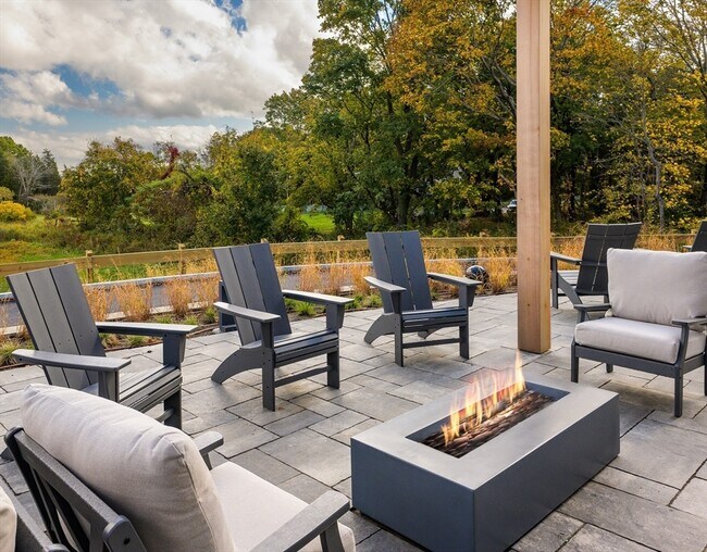 Foto del edificio - 130 Chief Justice Cushing Hwy