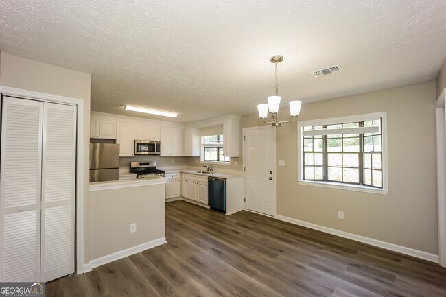 Foto del edificio - 252 Windemere Way