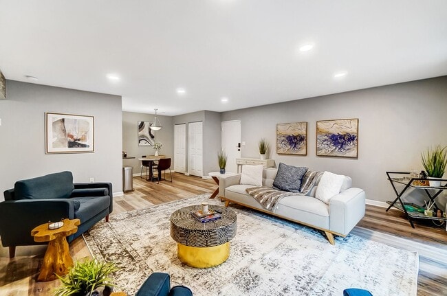 Building Photo - 801 Delta Ave