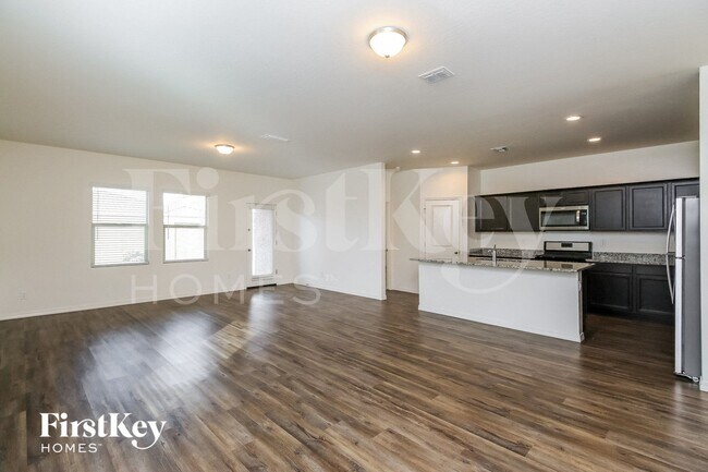 Foto del edificio - 370 W Powell Dr