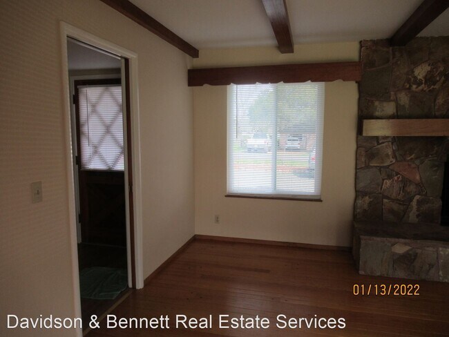 Foto del edificio - 3 br, 2 bath House - 1031 Sunset Road