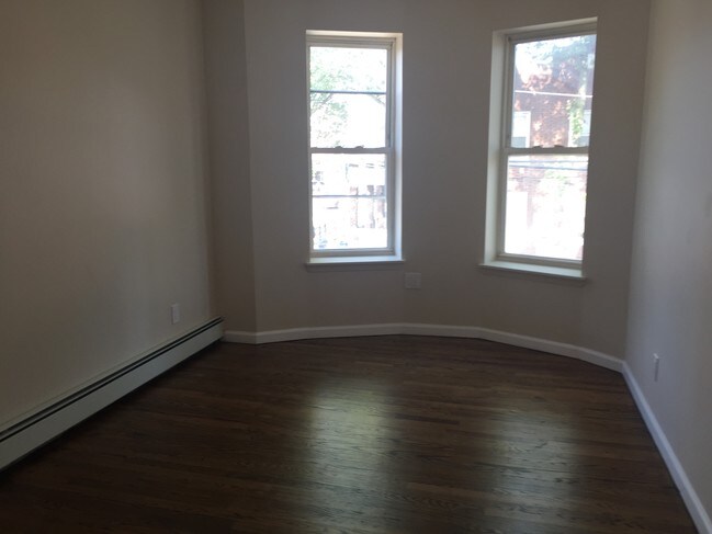 Foto del edificio - 294 Milford St