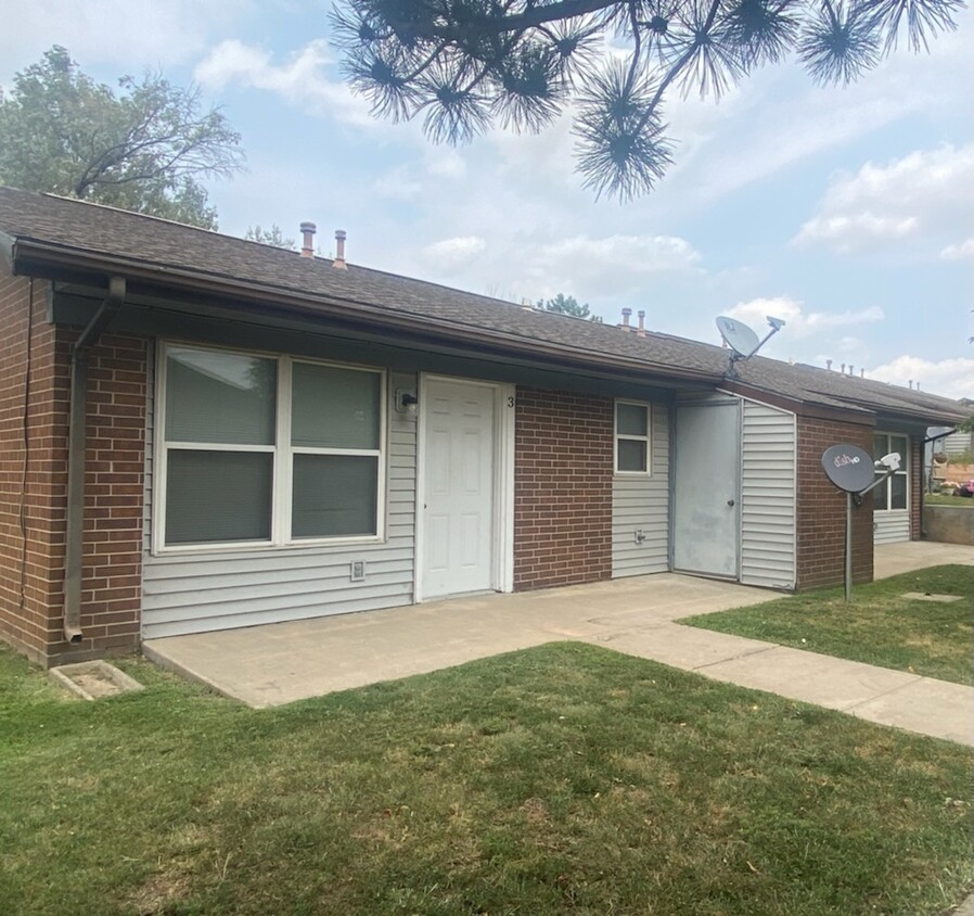 Primary Photo - Rustic Hills Apartments