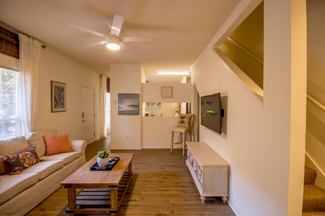 Building Photo - The French Quarter