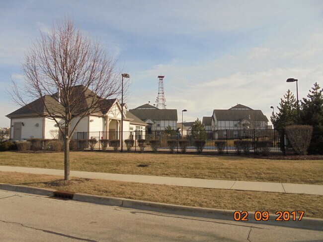Foto del edificio - Lake Zurich Concord Village 2BR/2BA Awesome