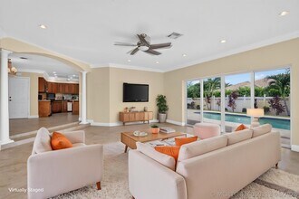Building Photo - 899 Granada Dr