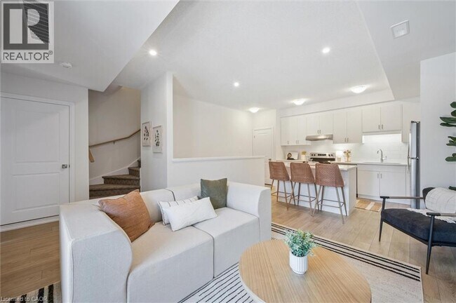 Building Photo - 137 REVERIE Wy