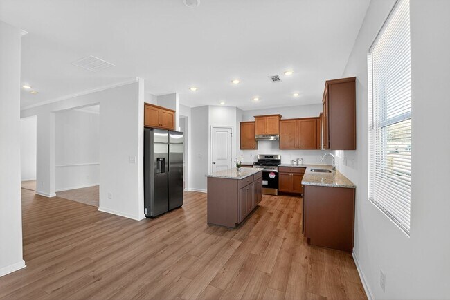 Building Photo - 233 Bloomfield Cir