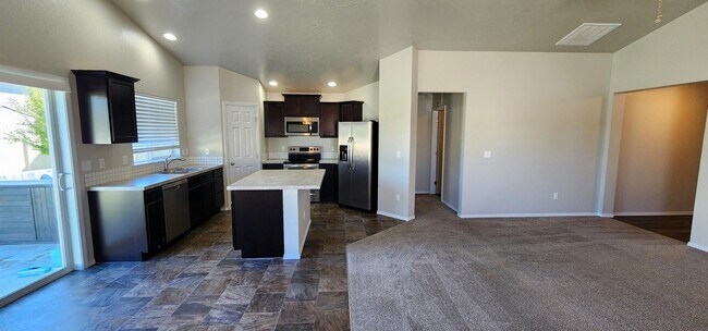 Foto del edificio - 2316 N Mountain Ash Ave