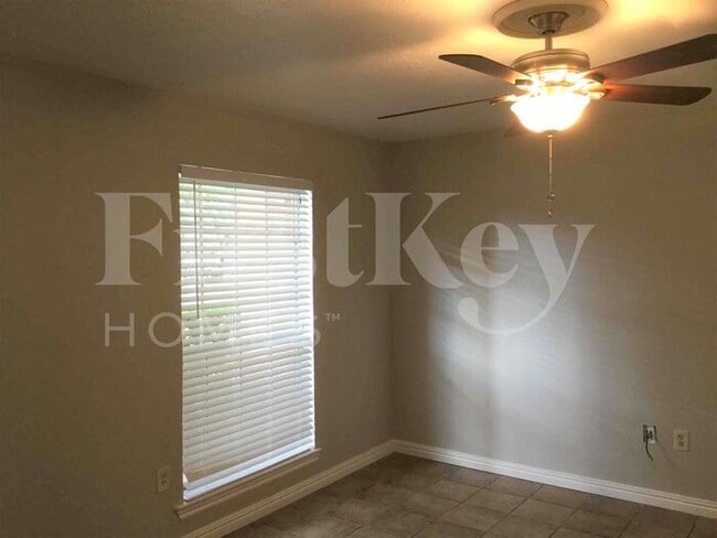 Building Photo - 4702 Hickory Downs Dr
