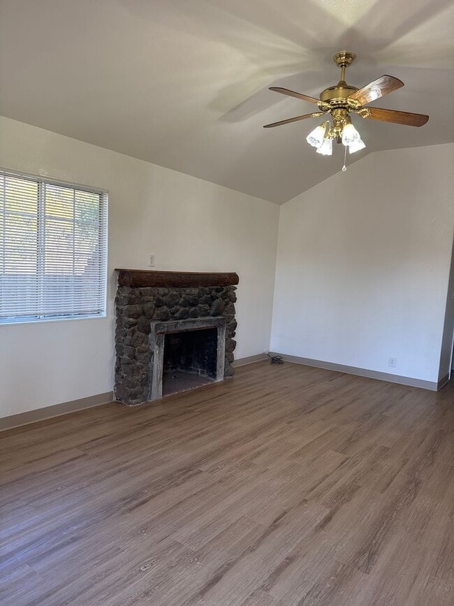 Foto del edificio - Single Story 3 Bedroom 2 Bath in Gilroy