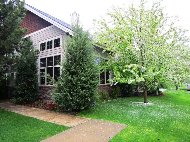 Building Photo - Montana Paradise