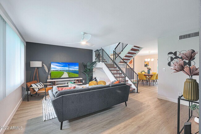Foto del edificio - 2938 E Clarendon Ave