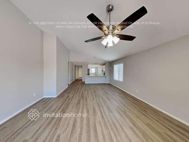 Foto del edificio - 1766 W Desert Hills Dr