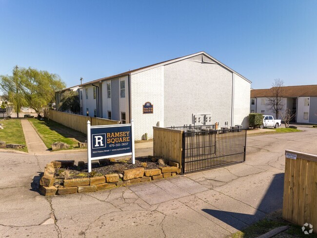 Building Photo - Ramsey Square: 1 & 2 Bedroom Apartments wi...