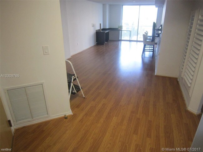 Foto del edificio - 17275 Collins Ave