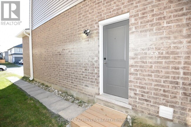 Building Photo - 107 Byers St